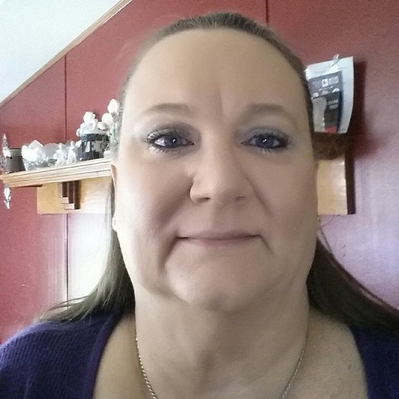 Meet your Posher, Christy - Picture 1 of 1