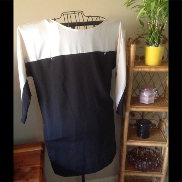 Dress - Picture 1 of 6