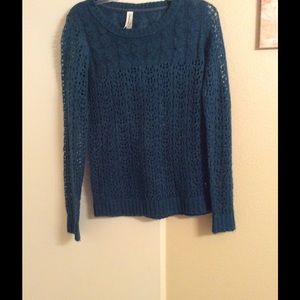 Light knitted Aeropostale sweater