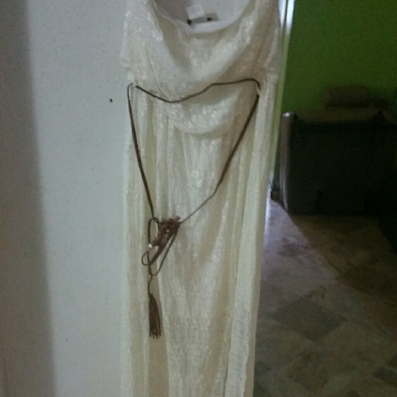 Clothes - Picture 3 of 4