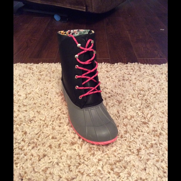 London Fog Duck Boots-SOLD