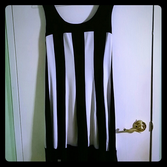 Dresses & Skirts - 60's mod style B&W dress