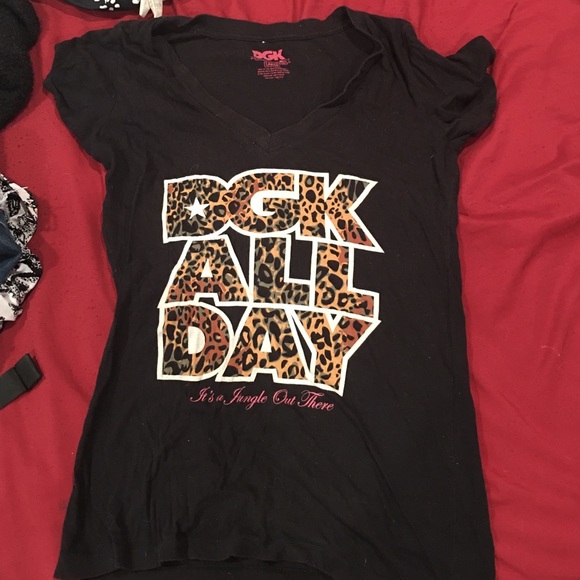 DGK v-neck