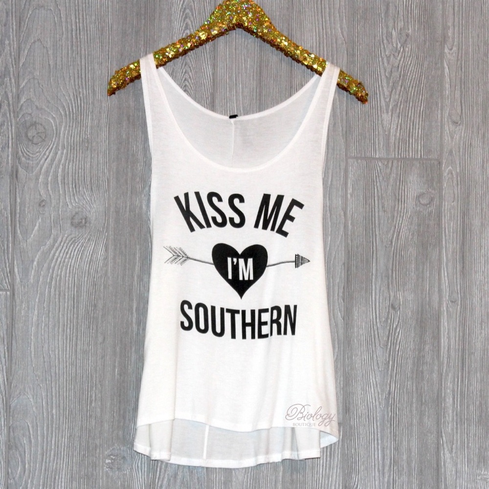 Kiss Me I'm Southern Woman's Flowy Tank Top