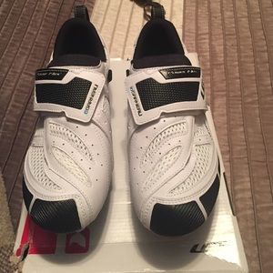 Cycling shoes