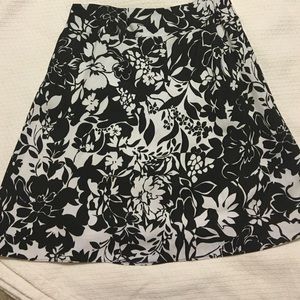 Ann Taylor black & white floral print A-line skirt