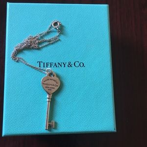 Tiffany&Co Necklace ! MUST GO. IN DESPERATE NEEDS.