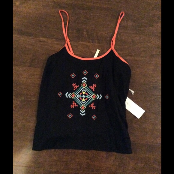 Aztec design black tank - Picture 3 of 3