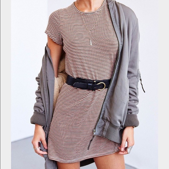 UBRAN OUTFITTERS T SHIRT DRESS