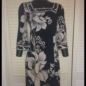 White House Black Market 3/4 Sleeve Floral Dress