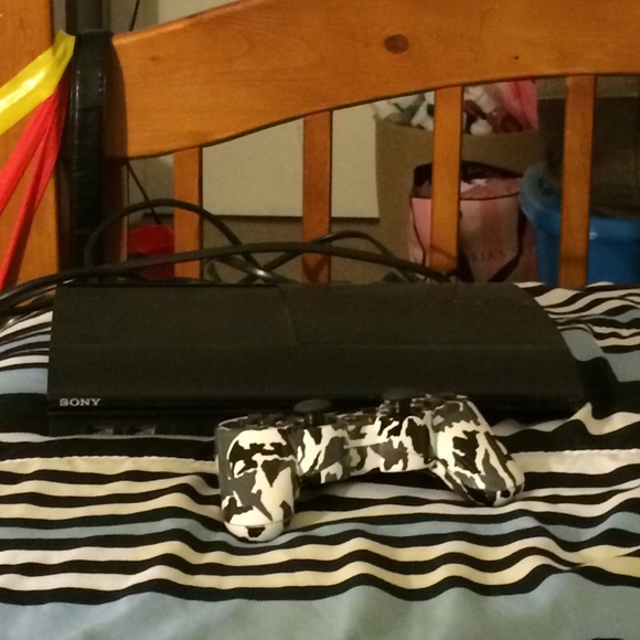 Selling PS3 comes with one controller