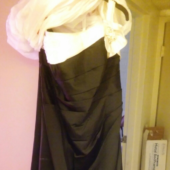 Ball dress - Picture 2 of 3