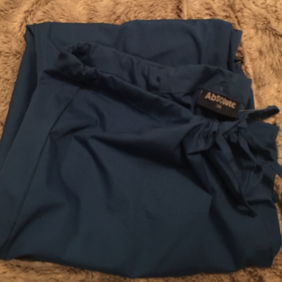 ABSOLUTE BRAND SCRUBS SIZE 3X