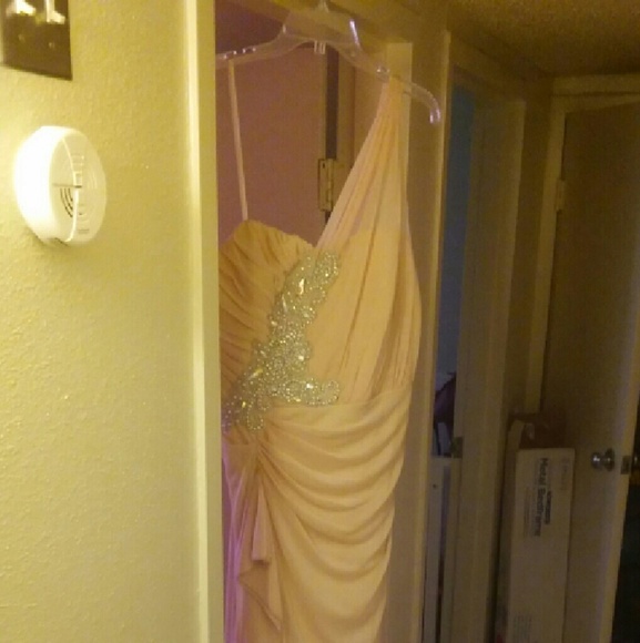 Ball dress - Picture 1 of 2