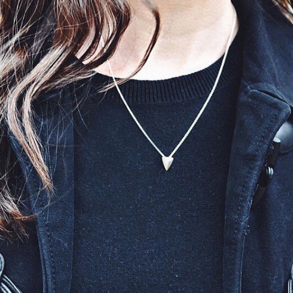 ✨FLASH SALE✨Carpe Diem Gold Minimal Necklace - Picture 3 of 3