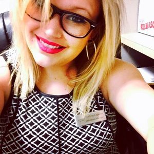 Meet your Posher, Emilyne