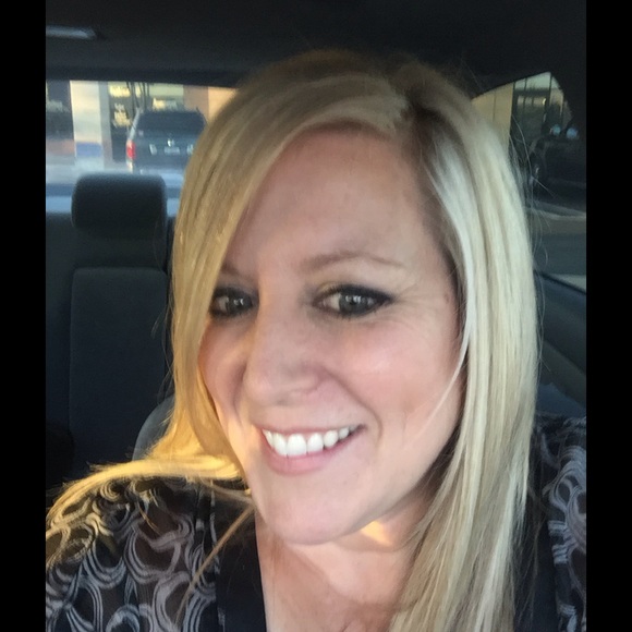 Meet your Posher, Cyndi - Picture 1 of 1