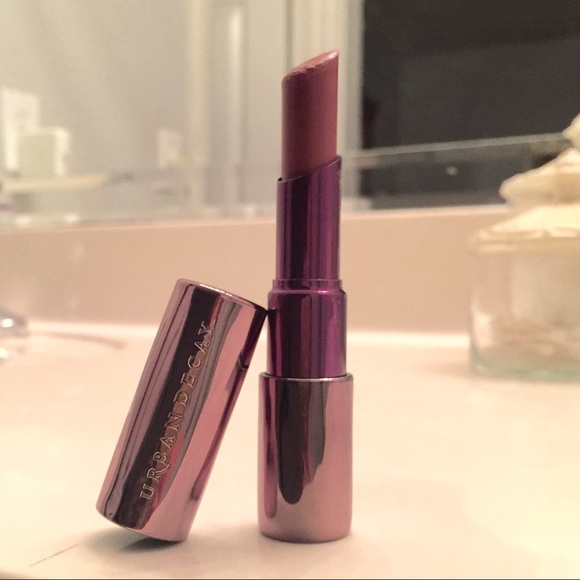 🏷 SALE!!!💄Urban Decay Lipstick in Fiend