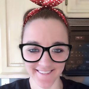 Meet your Posher, Becca