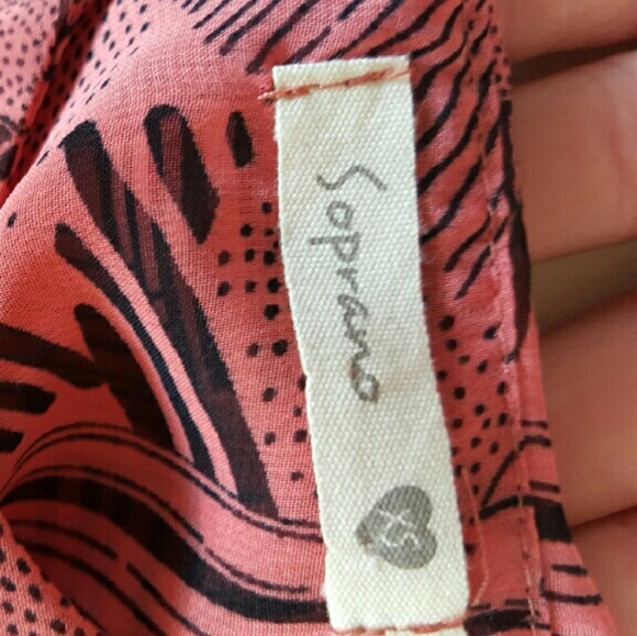 NWOT Soprano flowy cropped tank - Picture 3 of 4