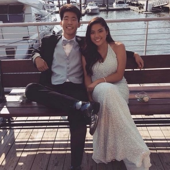 Prom dress - Picture 2 of 3