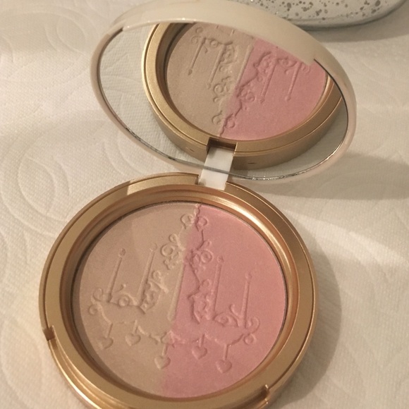 Too faced candlelight glow
