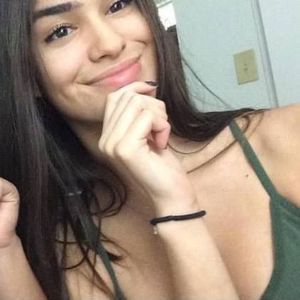 Meet your Posher, Beatriz