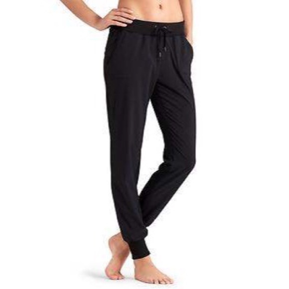 Athleta City Jogger pant in black NWT