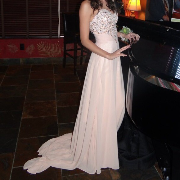 Long pink sparkly prom dress with a train - Picture 1 of 4