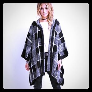 NWT Forever 21 Hooded Black & White Plaid Poncho
