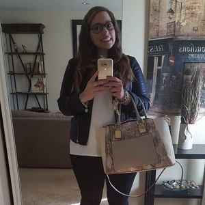 Meet your Posher, Vanessa