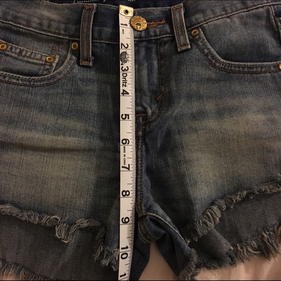 More Pics of the Levi High-waisted Shorts