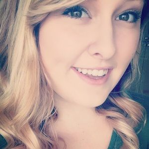 Meet your Posher, Alayna