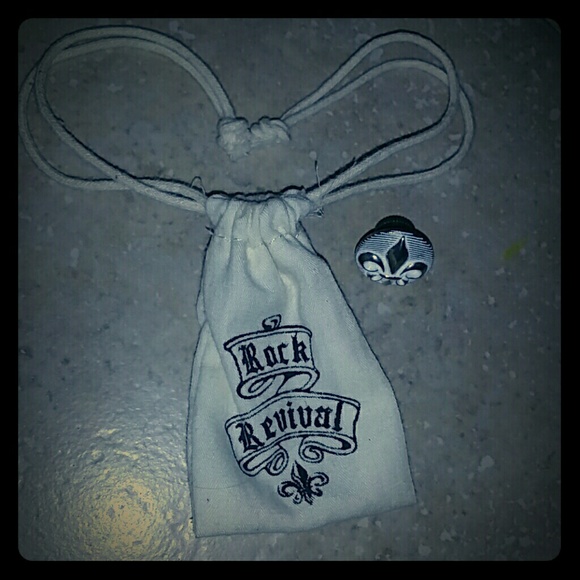 ROCK REVIVAL EXTRA BUTTON