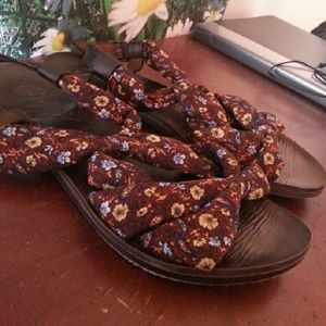 Blowfish Comfy Floral Sandals