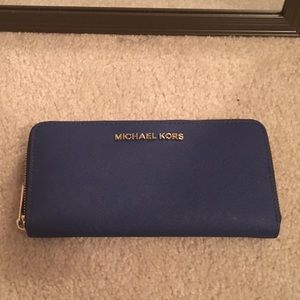 Michael Kors Jet Set Travel Continental Wallet