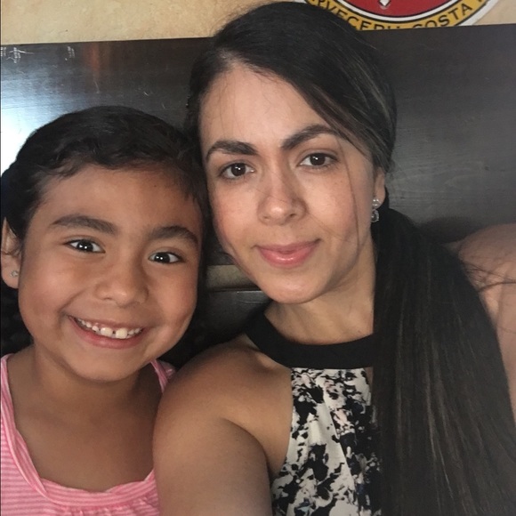 Meet your Posher, Maria - Picture 2 of 8