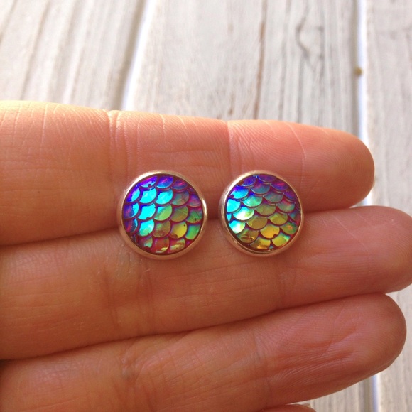 Mermaid  scale stud earrings - Picture 3 of 3
