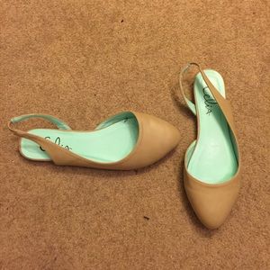 Sold. Pointy nude flats