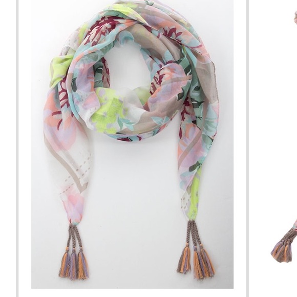 floral tassel scarf - Picture 2 of 4