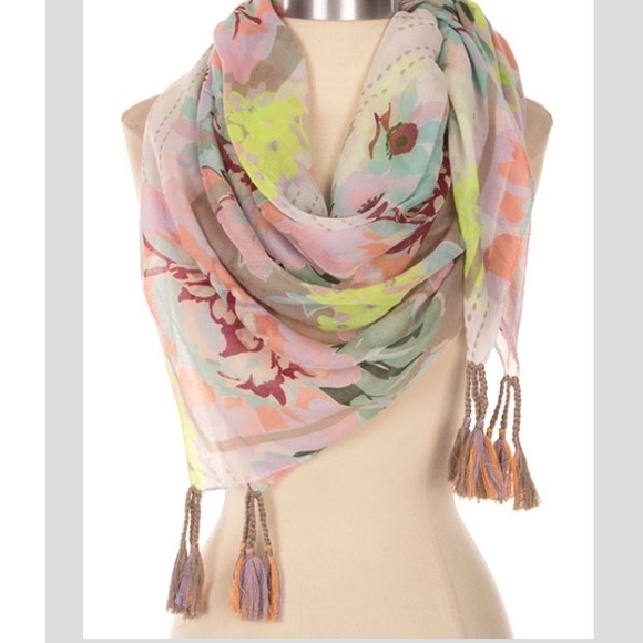 floral tassel scarf - Picture 4 of 4