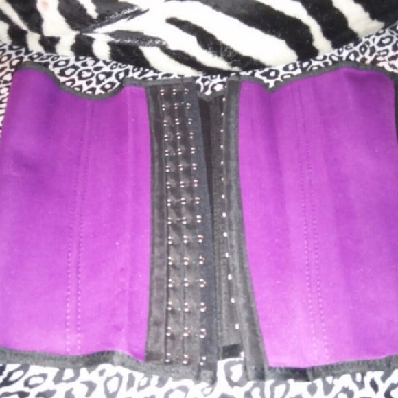 Waist trainer