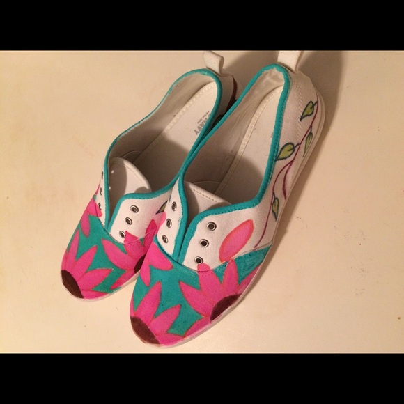 Costume shoes