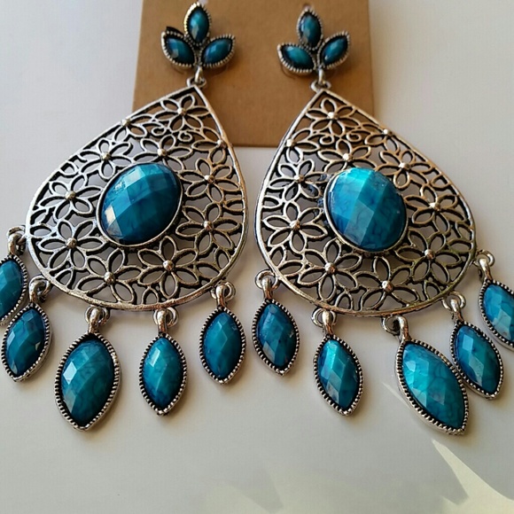 💙 Flower Silver tone blue Rhinestone Earrings - Picture 3 of 4