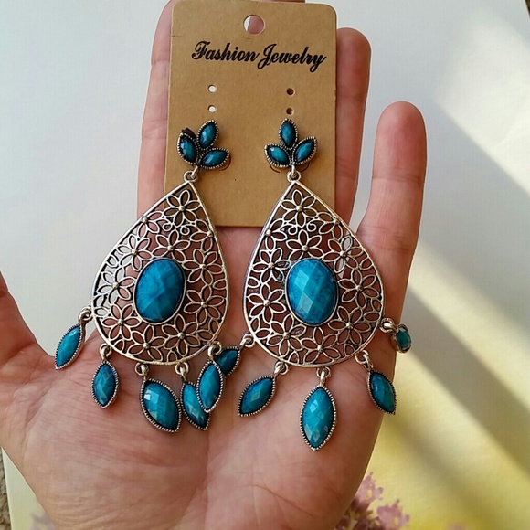 💙 Flower Silver tone blue Rhinestone Earrings - Picture 2 of 4