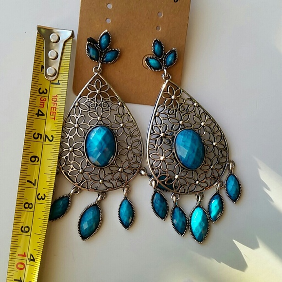 💙 Flower Silver tone blue Rhinestone Earrings - Picture 4 of 4