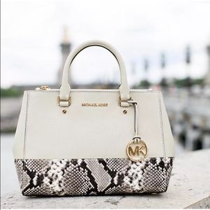 (tradefor Angel) gMichael Kors snakeskin