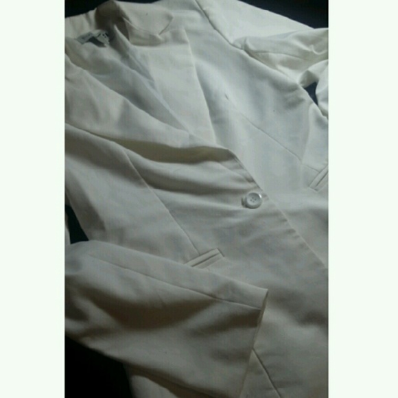 Blazer - Picture 2 of 3