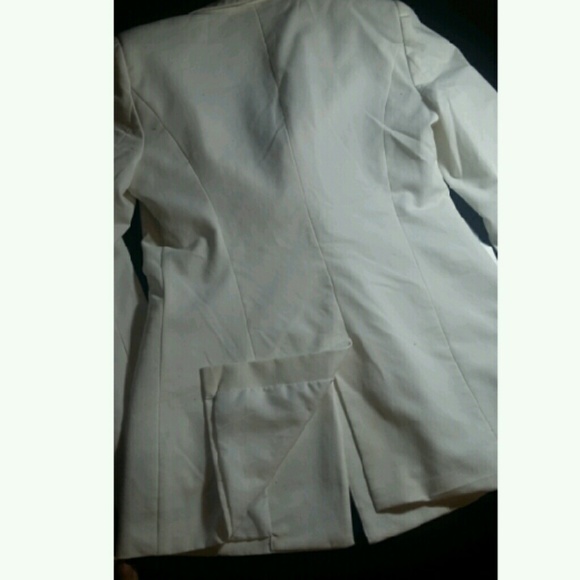 Blazer - Picture 3 of 3