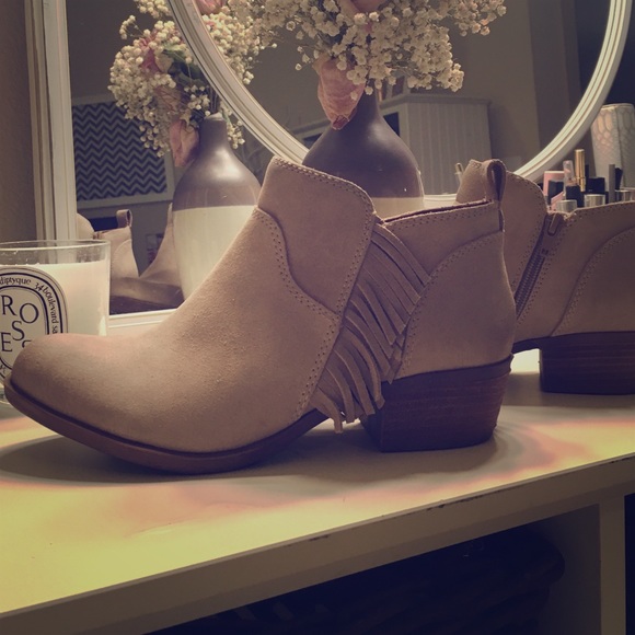 Never worn lucky brand booties